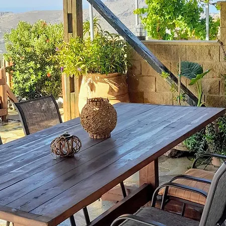 Holiday home Arodamos